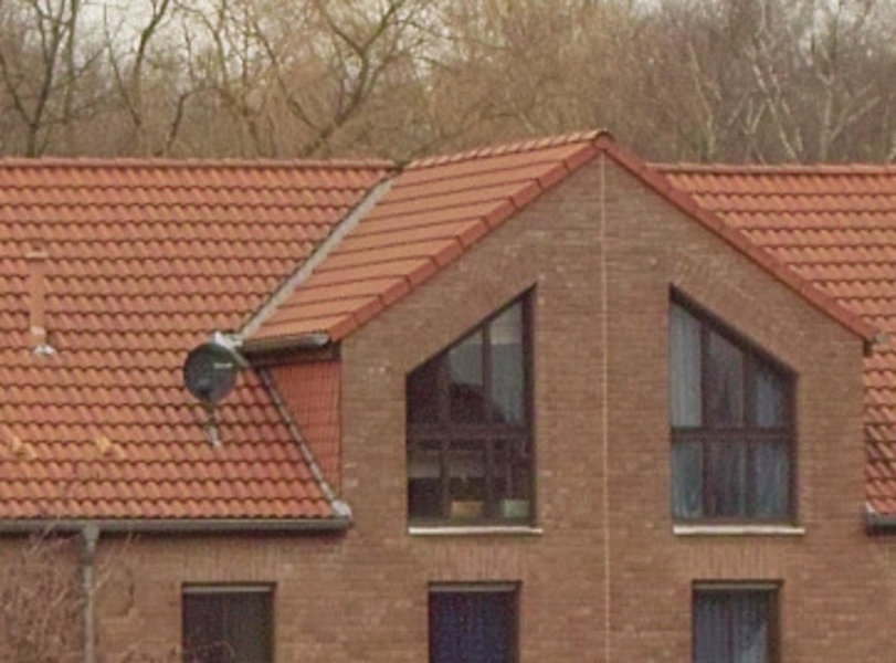 CENTER 28-105-2-8.jpg