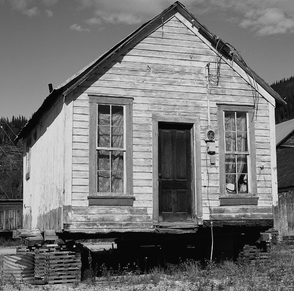 Dawson House on Blocks 360 dpi v3 7x7 BW.jpg