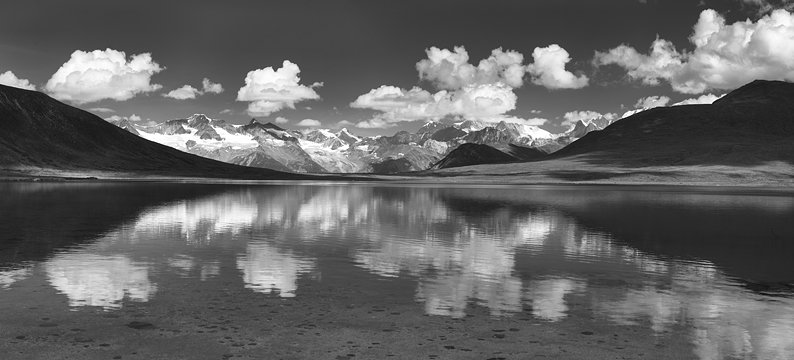 sweet lake pan bw.jpg