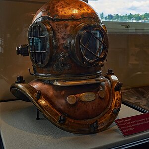 divers-helmet-resize2.jpg