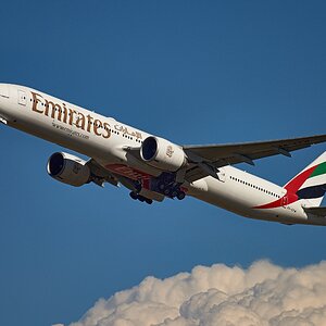 emirates-777-resize2.jpg