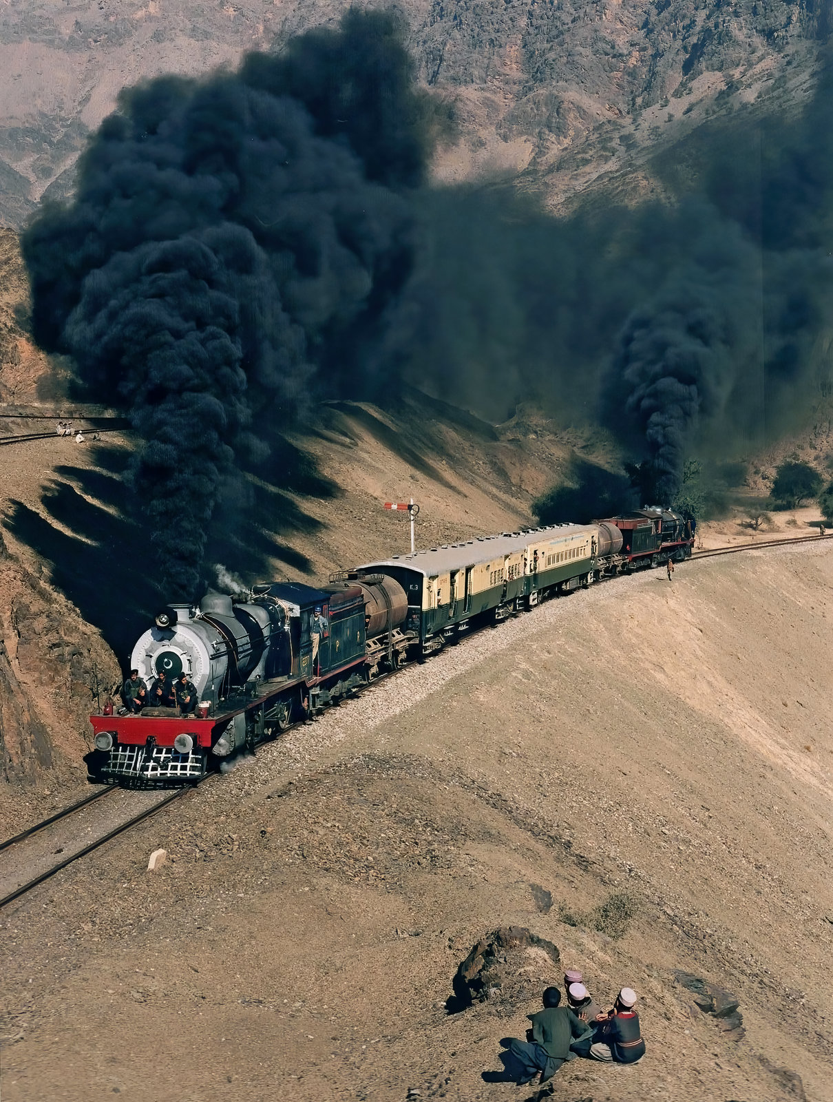 1 Pakistan - Khyber Pass Zig Zags_000150.jpg